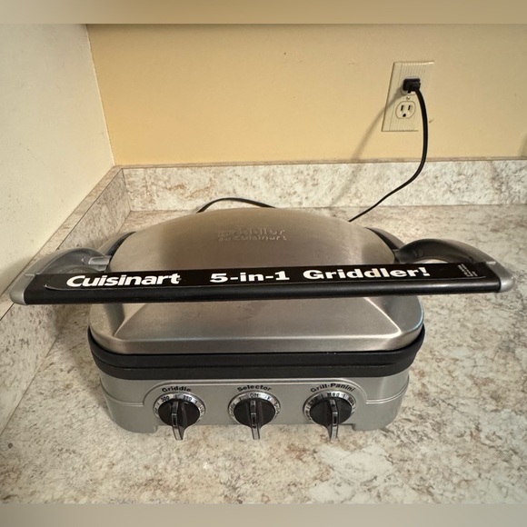 Cuisinart 5 in 1 Griller! - Picture 2 of 10